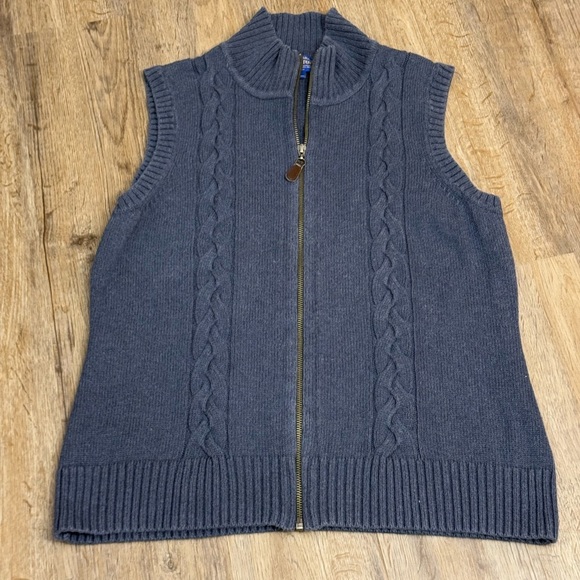 Pendleton • Full Zip Cable Knit Sweater Vest - Picture 3 of 12